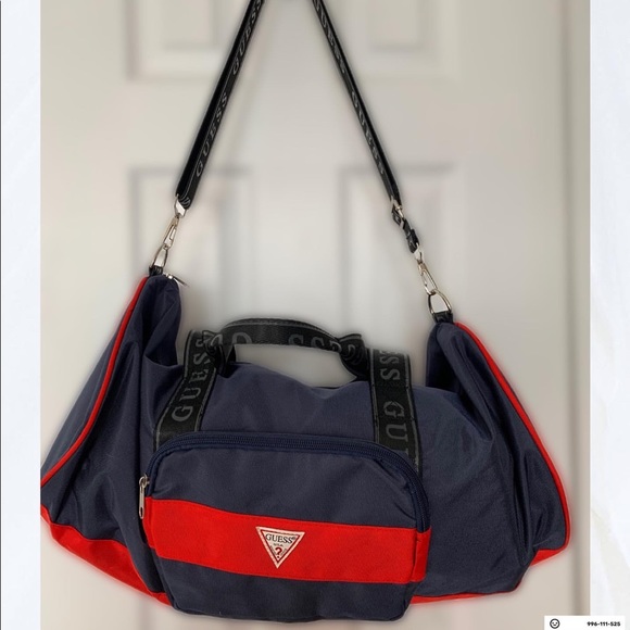 Style: Guess Duffel bag

Colourway: Navy blue/Black/Red

Condition:10/10
Size: M - Picture 4 of 7